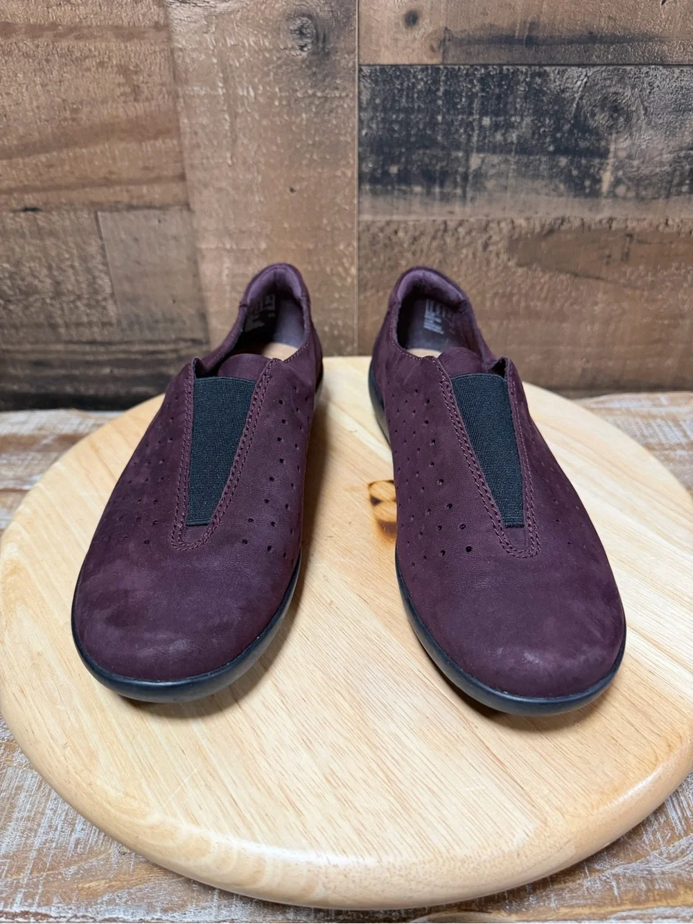 Clarks Yoxene Faye Womens 7.5 M Burgundy Nubuck Leather Slip On Shoes